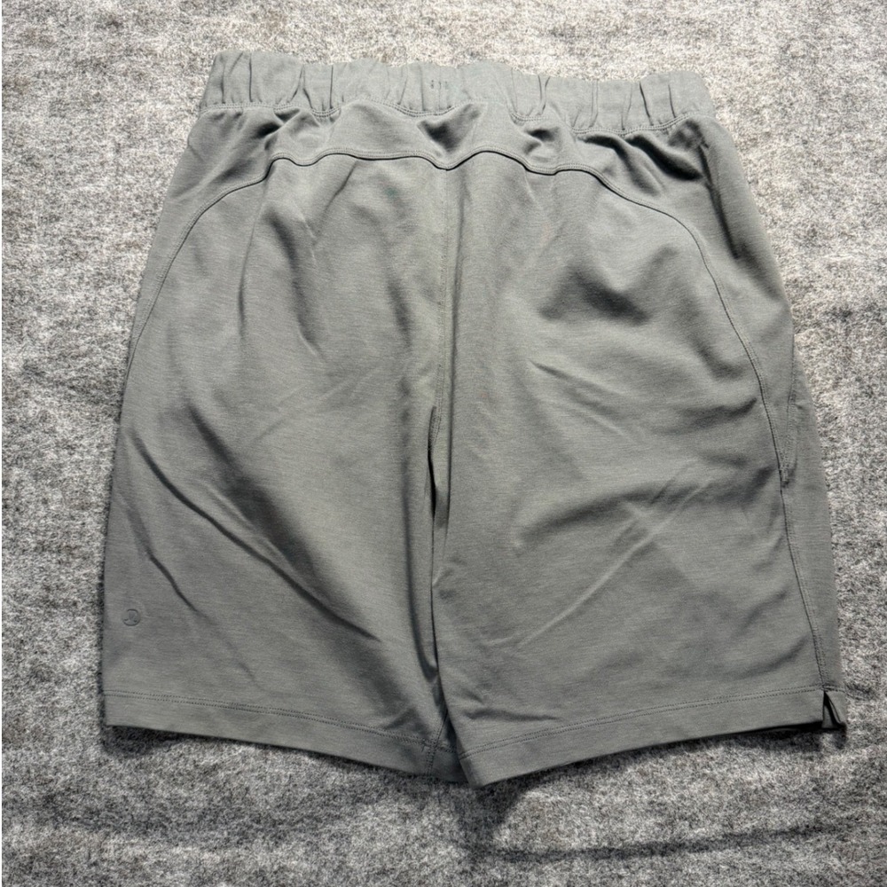 Lululemon Connector Sweat Shorts Mens L Grey 8" Soft Buttery Fabric Gym Athlete